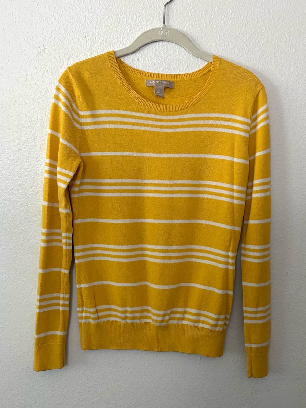 Banana Republic Women’s Crew Neck Gold Striped Sweater Size S